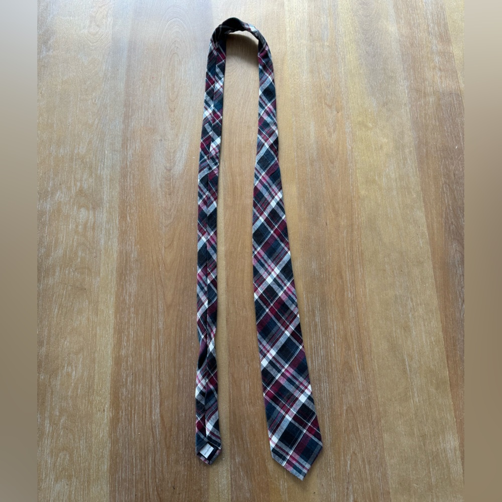 NWOT - Men’s - Gray and Red Plaid Tie - 100% Cotton